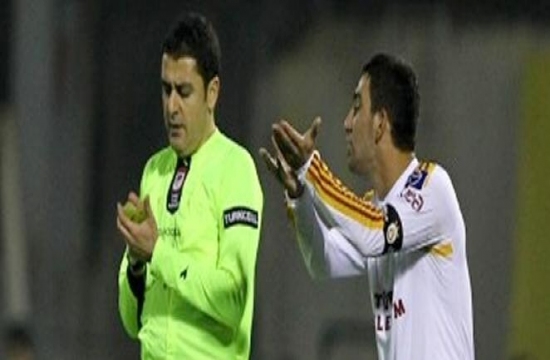 �nce hakem sonra Rijkaard!