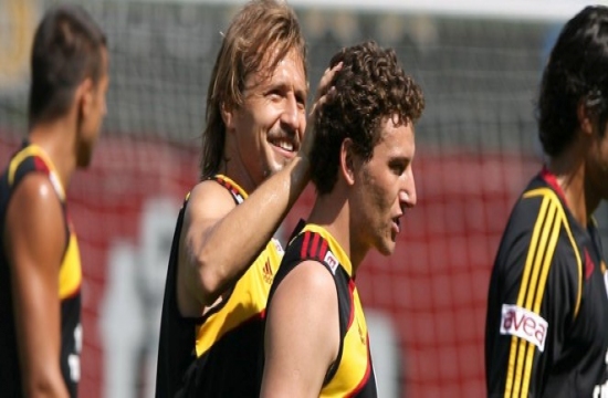 Ayhan'a ilk 11 yolu