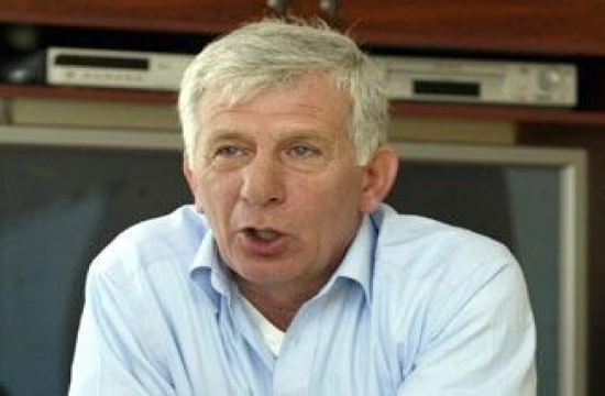 'Doktor' Emre'ye giydirdi