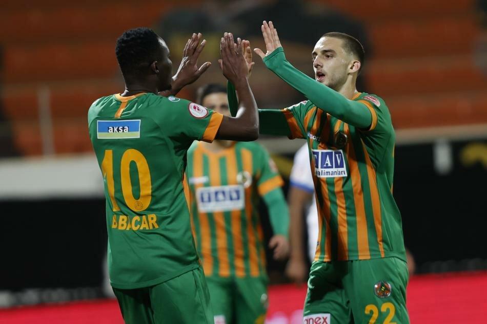 4. YERLİ OYUNCU TRANSFERİ - Galatasaray, Berkan Kutlu'yu ...