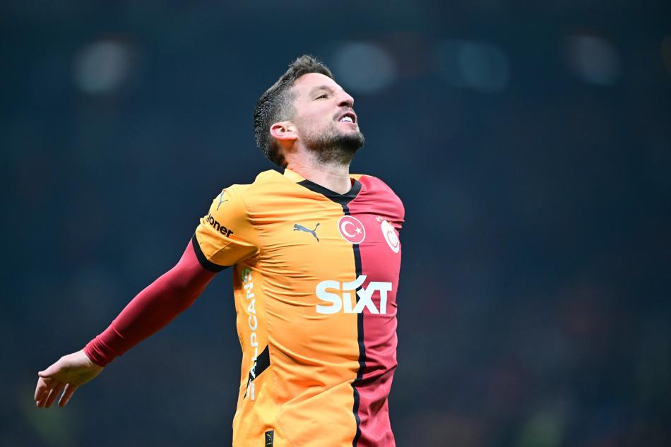Dries Mertens Cầu Thủ Của Sự Linh Hoạt - Hành Trình Đầy Thách Thức Trong Thế Giới Bóng Đá Dries Mertens Cầu Thủ Của Sự Linh Hoạt - Hành Trình Đầy Thách Thức Trong Thế Giới Bóng Đá