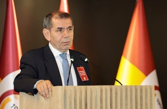Dursun zbek Soyunma Odas na Gitti Futbol